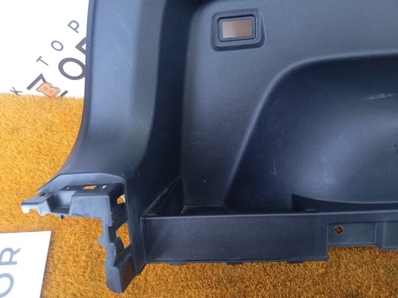 Обшивка багажника