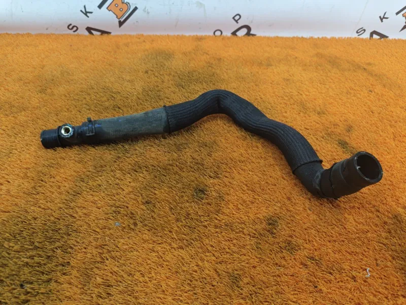 Патрубок радиатора