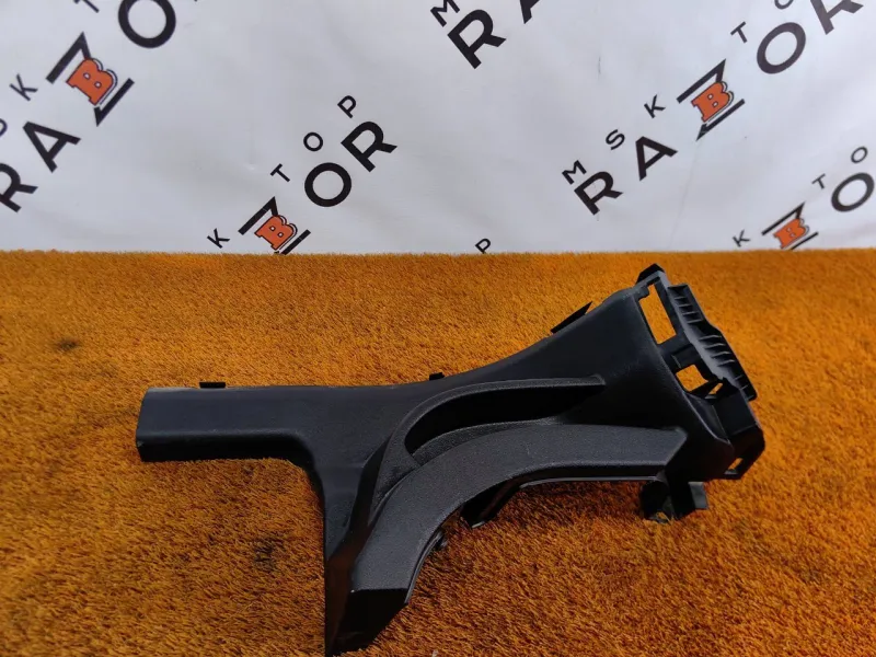 Накладка на порог салона