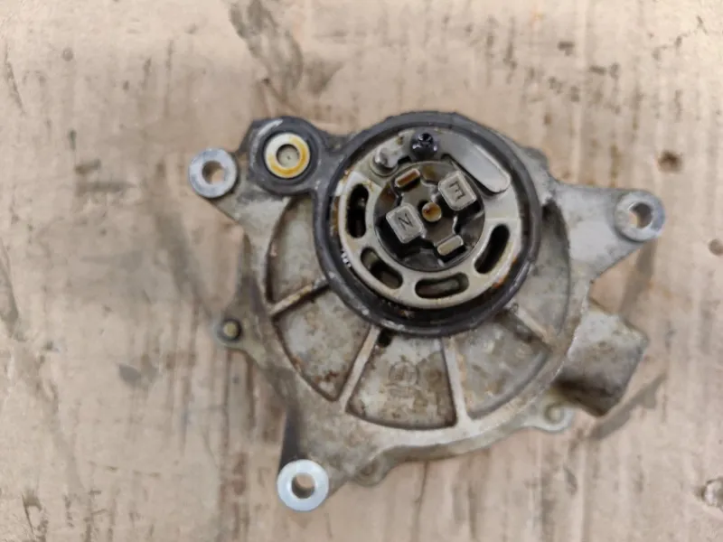 Насос вакуумный