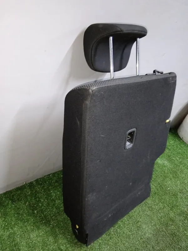 Спинка сиденья