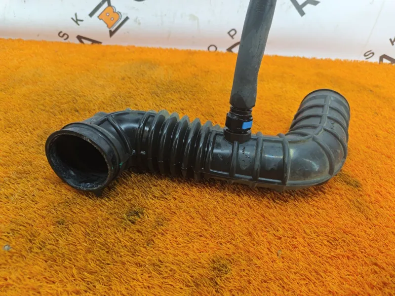 Патрубок воздушного фильтра