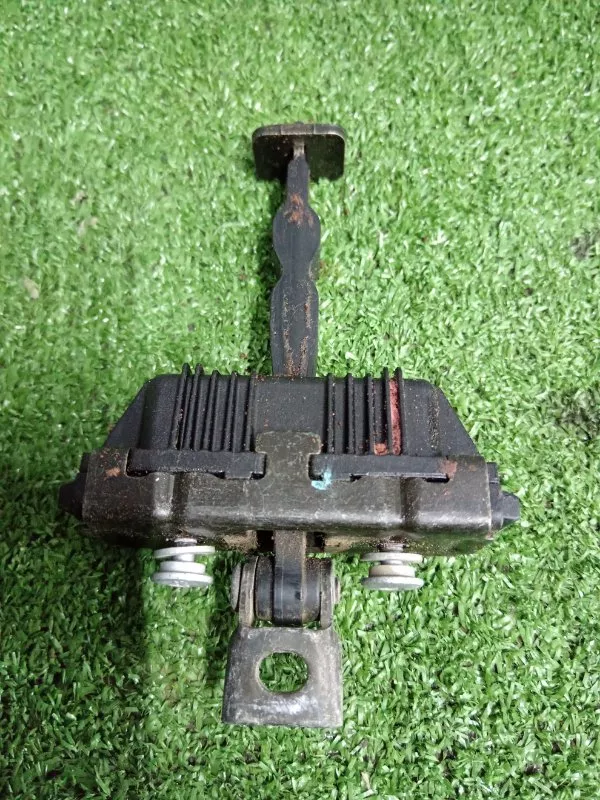 Ограничитель двери