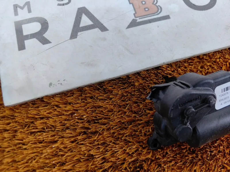 Сервопривод заслонок печки