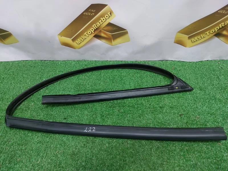 Уплотнитель стекла двери