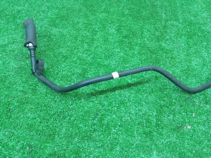 Трубка топливная