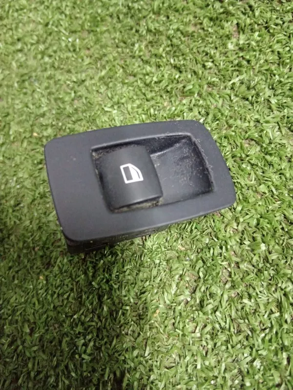 Кнопка стеклоподъемника