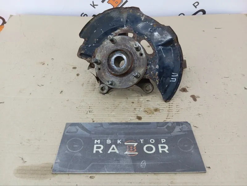 Кулак поворотный