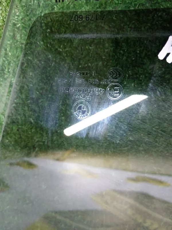 Стекло двери BMW X6 2010 51337289091 E71, переднее левое