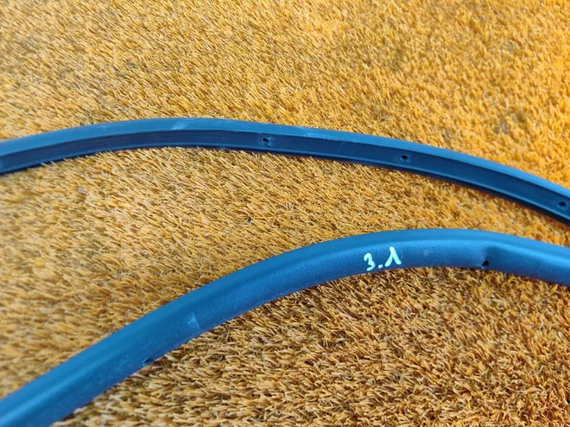 Уплотнитель двери