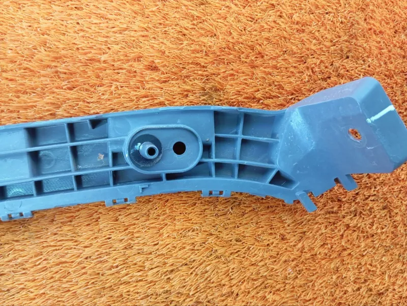 Крепление бампера