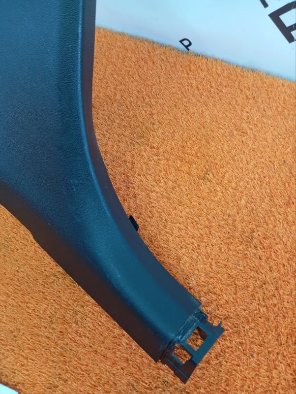 Обшивка центральной стойки