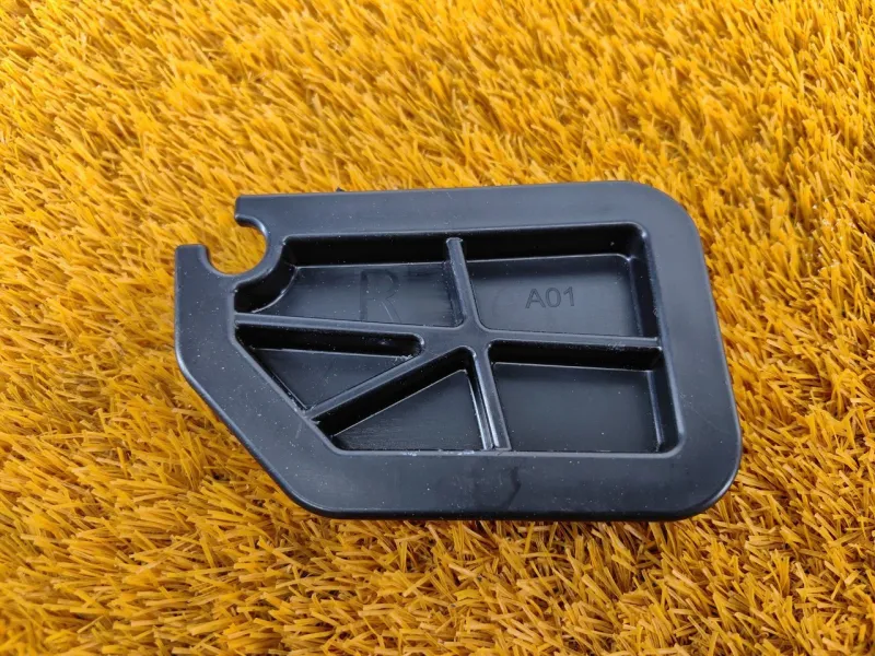 Накладка крепления зеркала