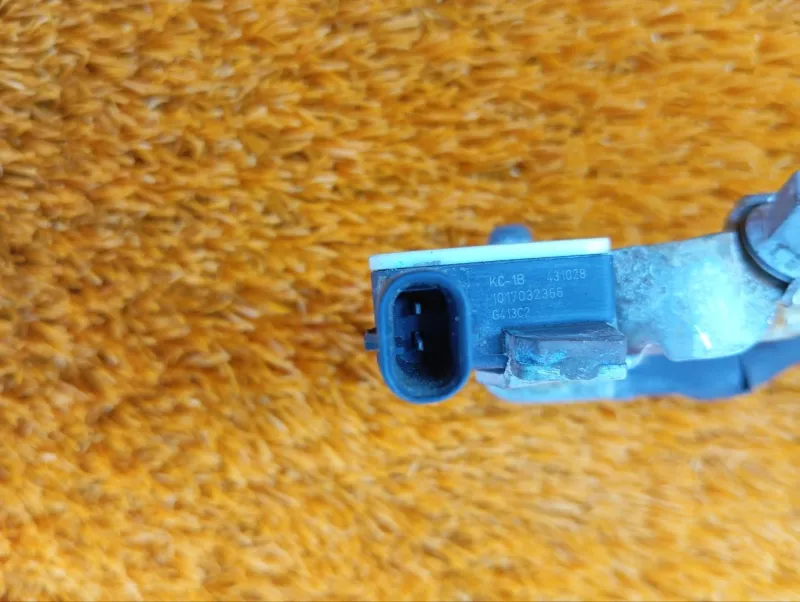 Клемма аккумулятора