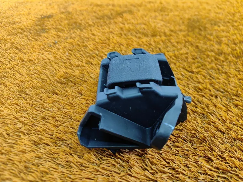 Ручка открывания капота