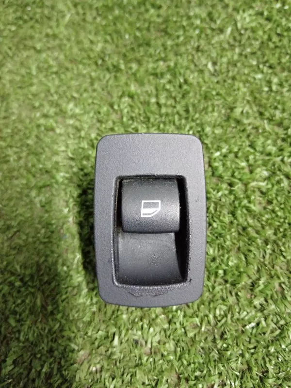 Кнопка стеклоподъемника