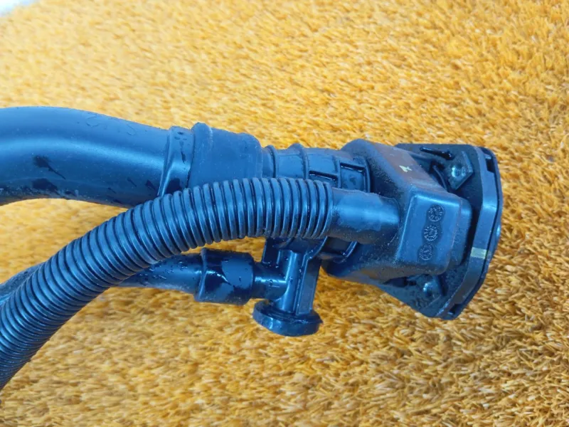 Горловина топливного бака