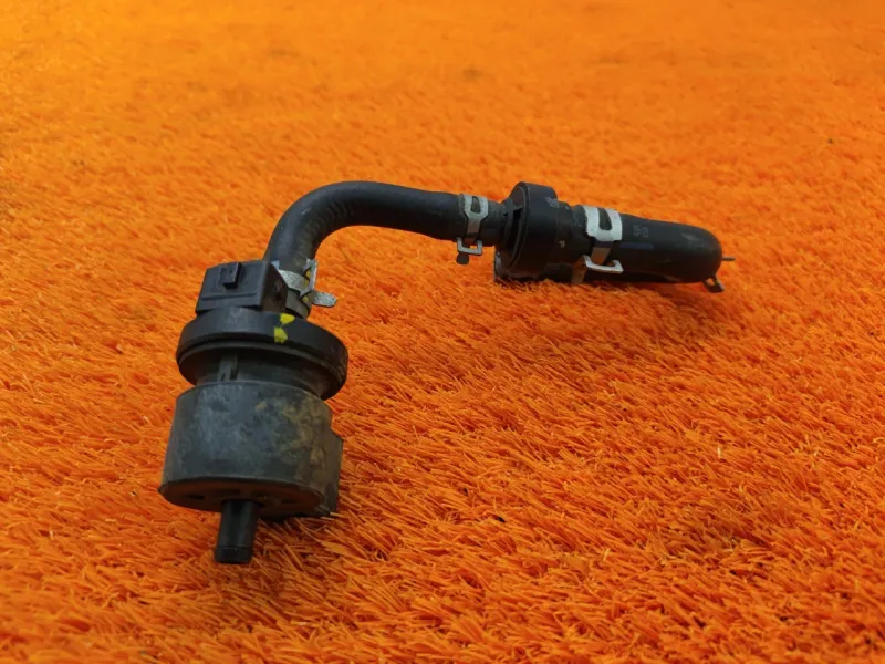 Клапан вентиляции топливного бака