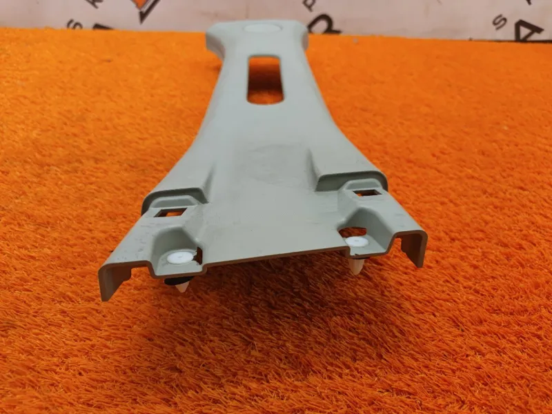 Обшивка центральной стойки