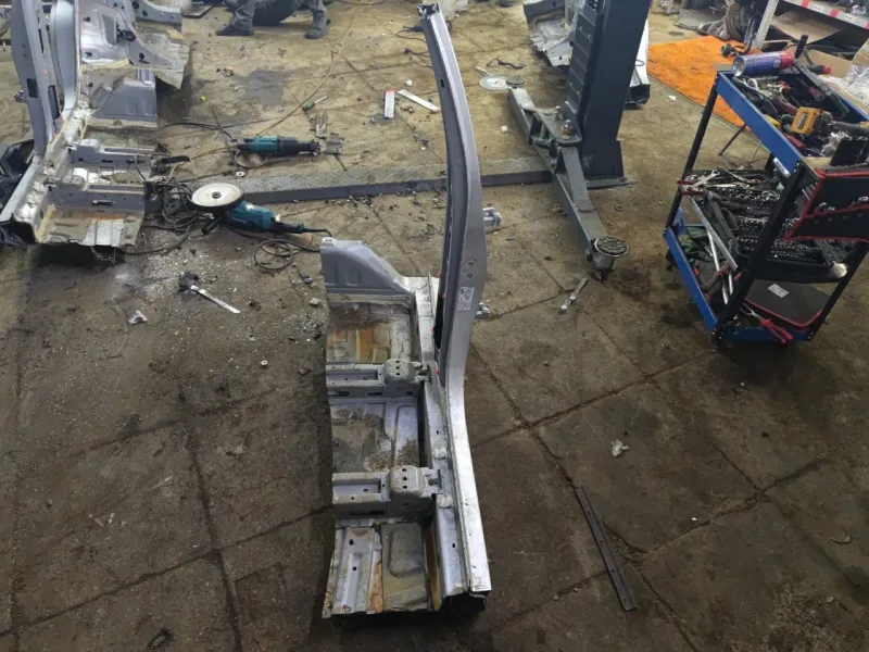 Порог с центральной стойкой