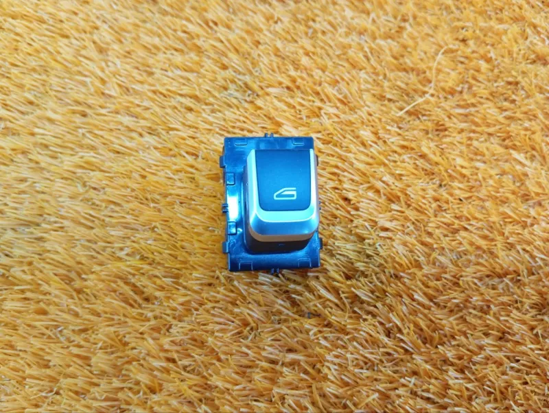 Кнопка стеклоподъемника