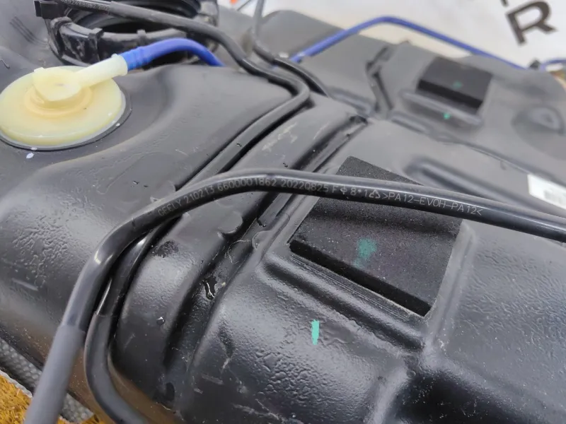 Бак топливный