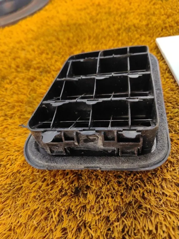 Решетка вентиляционная