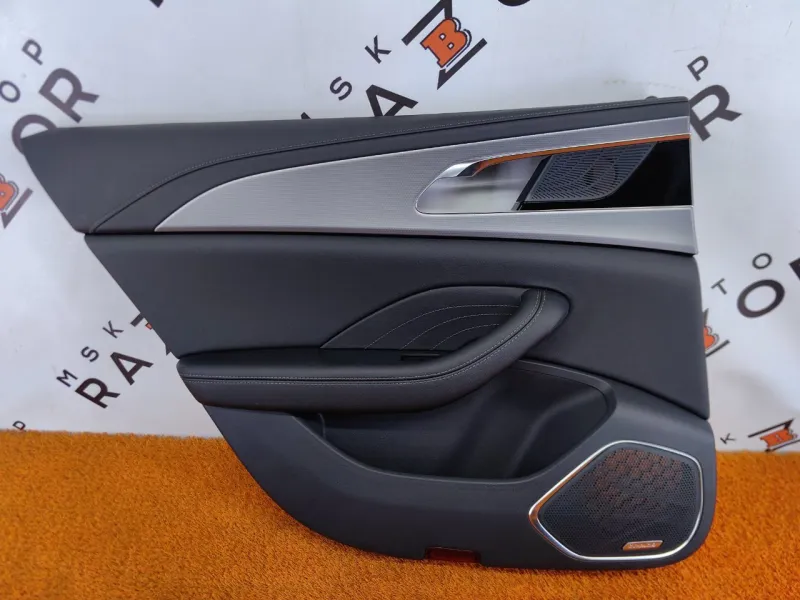 Обшивка двери