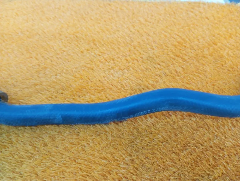 Патрубок радиатора