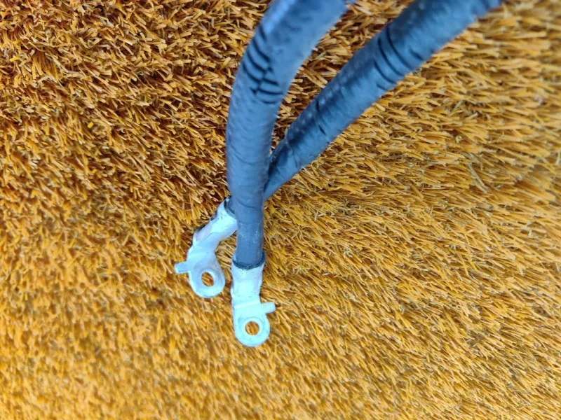 Клемма аккумулятора