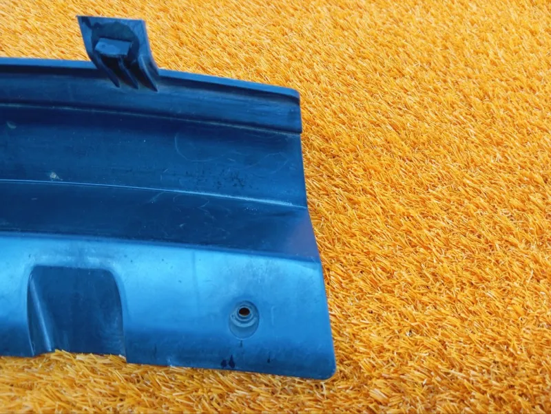 Решетка под лобовое стекло