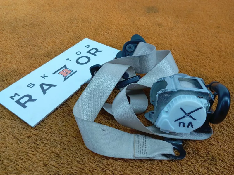 Ремень безопасности