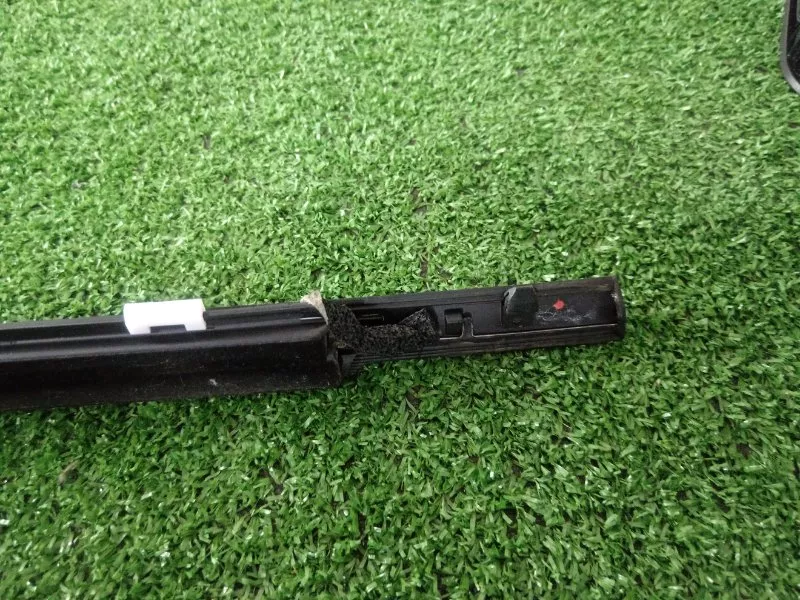 Уплотнитель стекла двери