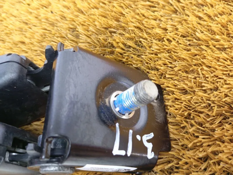 Ответная часть ремня безопасности