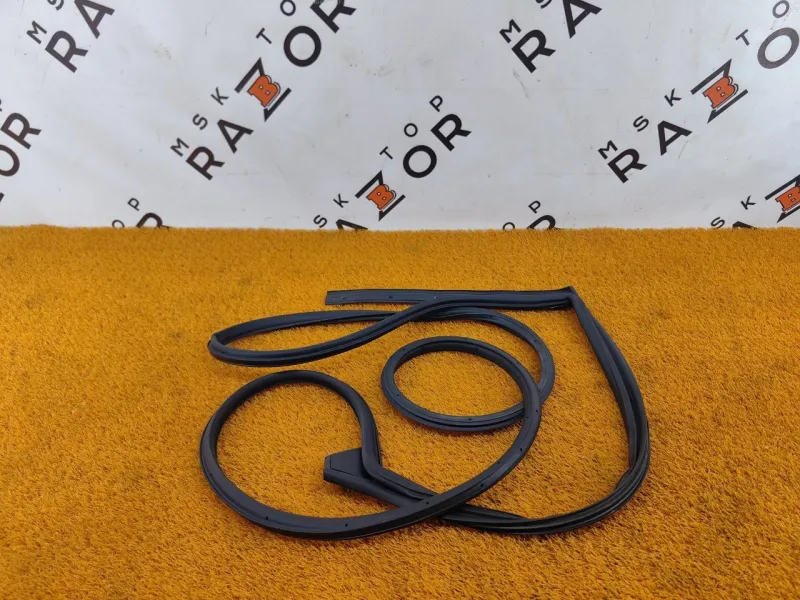 Уплотнитель двери