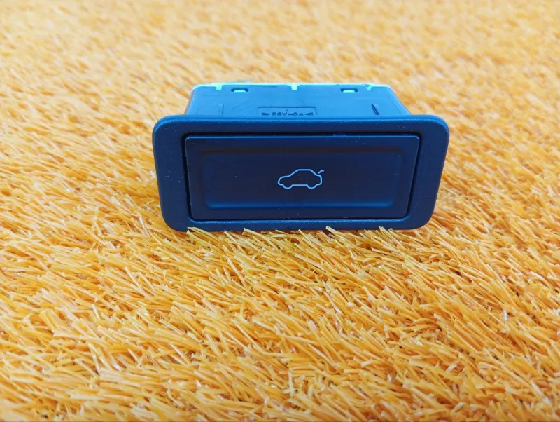 Кнопка багажника