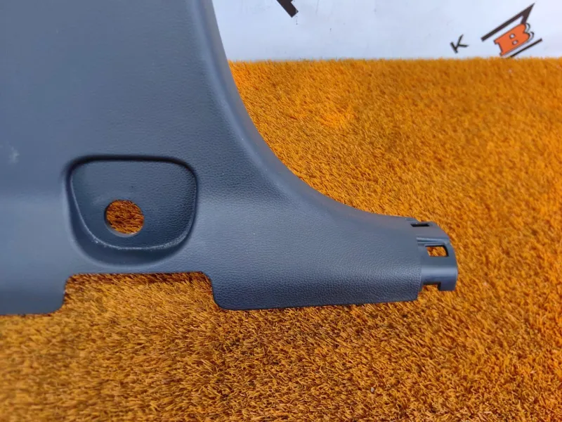 Обшивка центральной стойки