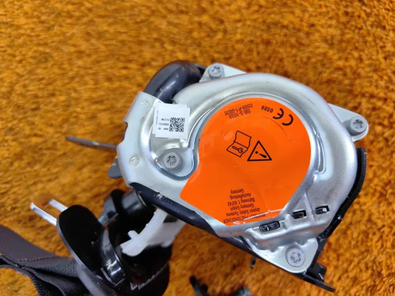 Ремень безопасности