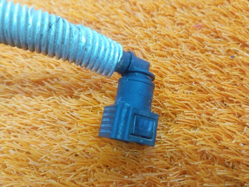 Трубка топливная