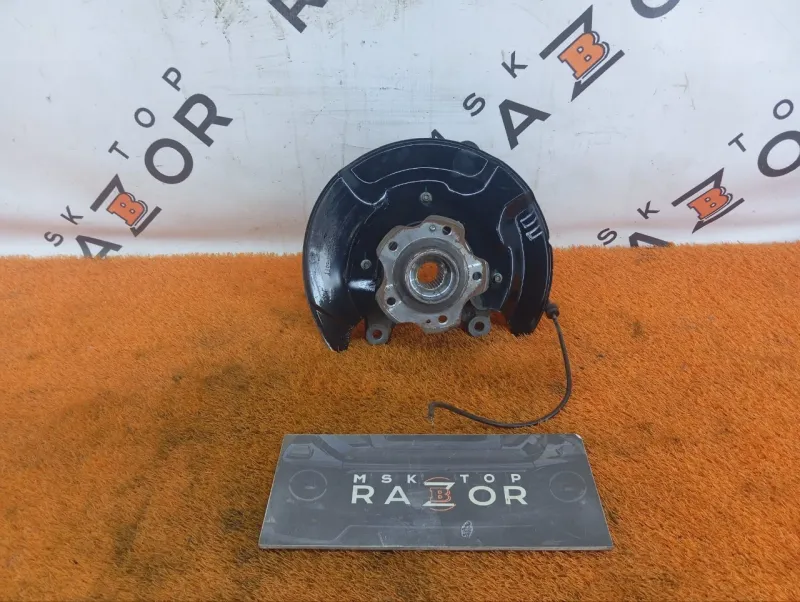 Кулак поворотный