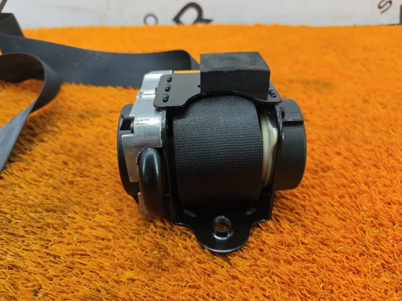 Ремень безопасности