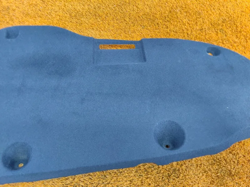 Обшивка крышки багажника