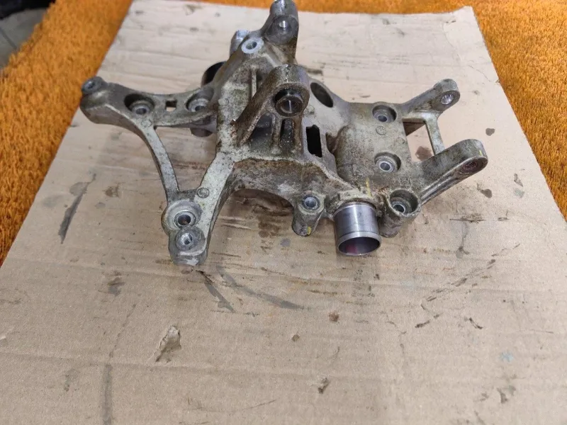 Кронштейн генератора