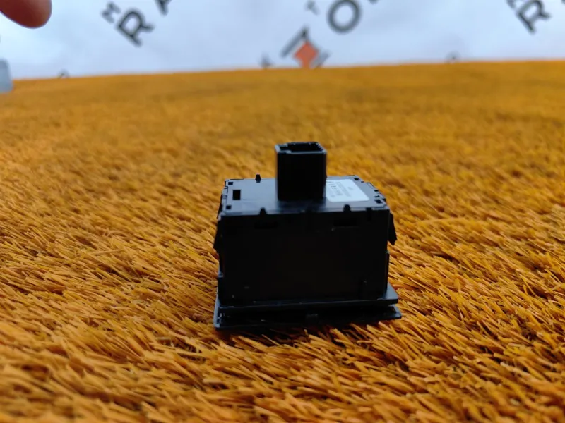 Кнопка аварийной сигнализации