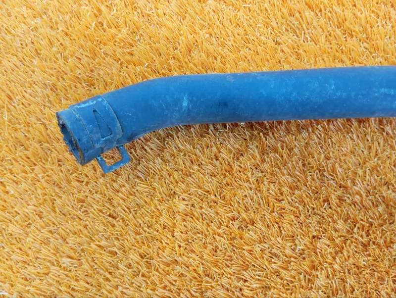 Патрубок радиатора