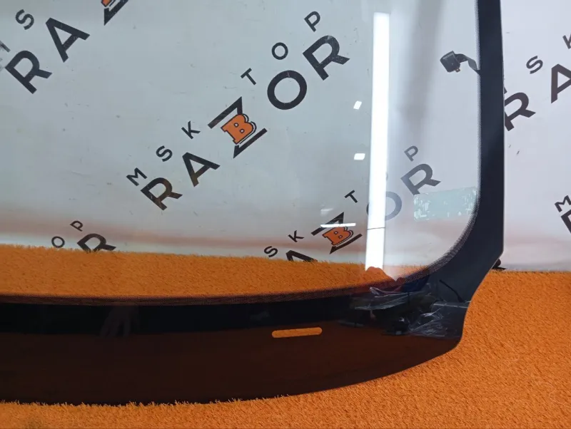 Стекло лобовое