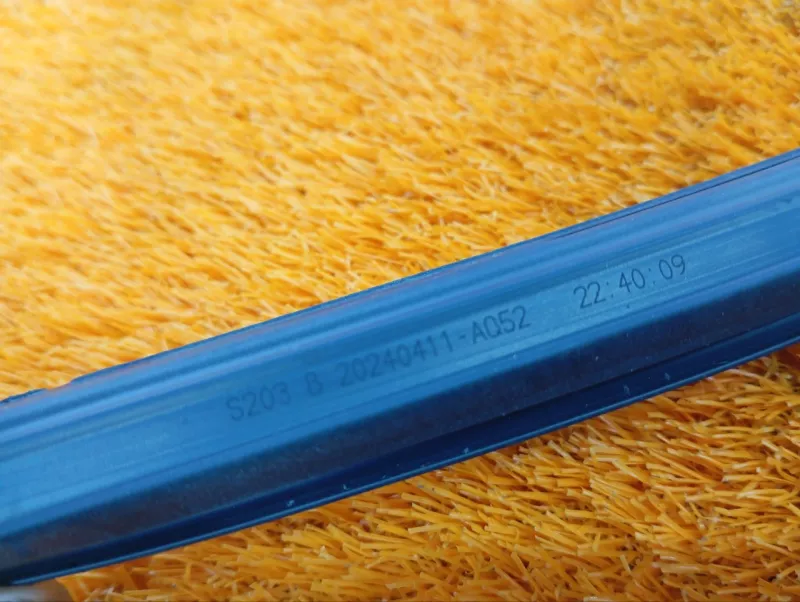 Уплотнитель стекла двери