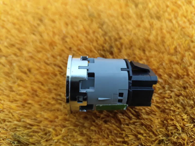 Кнопка запуска двигателя