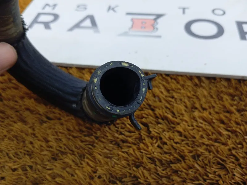 Патрубок радиатора