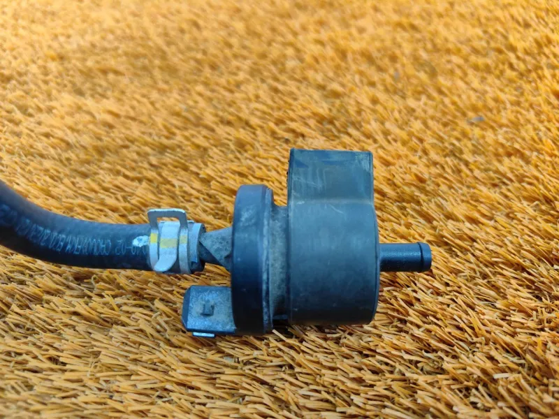 Клапан вентиляции топливного бака